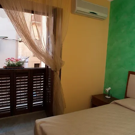 Hotel apartamentowy Miramare 2*
